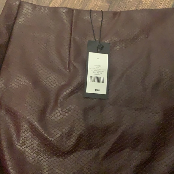 BNWT DYNAMITE burgundy/brown SNAKE SKIN SKIRT - Picture 2 of 2